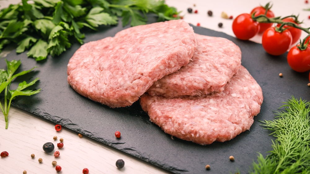 hamburguesas de pollo crudo